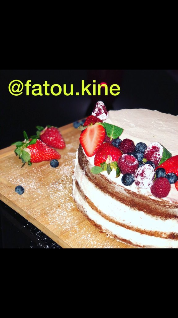 _sabasglsis's tweet photo. Faites plaisir aux natifs de JUIN ou juste faites vous plaisir 😉 #HomeMade #Kebetu #ParceQu’UnDessertÇaVaDansLeCœur #Team221 https://t.co/kRZKuBsstz