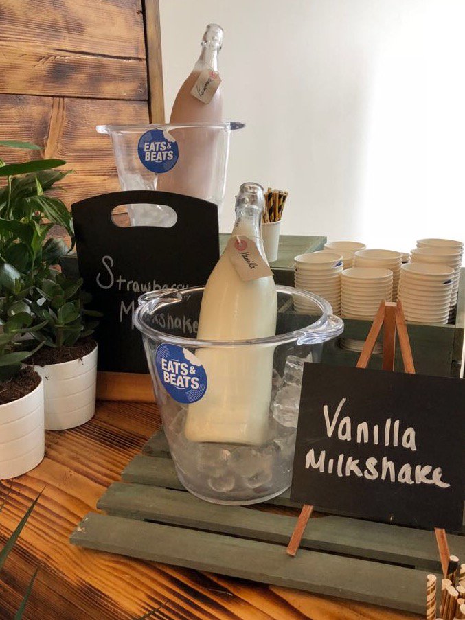 TheWhiteLabelGB's tweet photo. The White Label proving the Monday Milkshake eats for @SeventaEvents in Hammersmith today! #londoncatering #funeats #milkshakemonday #eatsandbeats #eventprofs https://t.co/w62iPG9Zn2