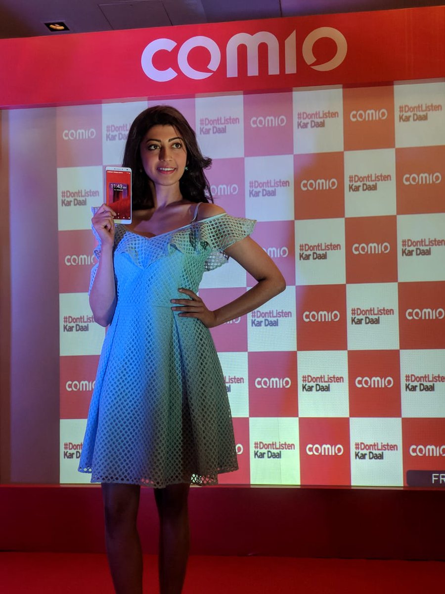 TrendMarindira's tweet image. Few moments to cherish at #ComioX1Note Launch in Hyderabad with @pranitasubhash