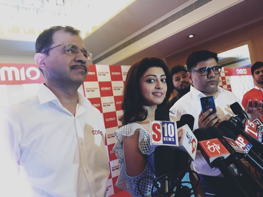 TrendMarindira's tweet image. Few moments to cherish at #ComioX1Note Launch in Hyderabad with @pranitasubhash