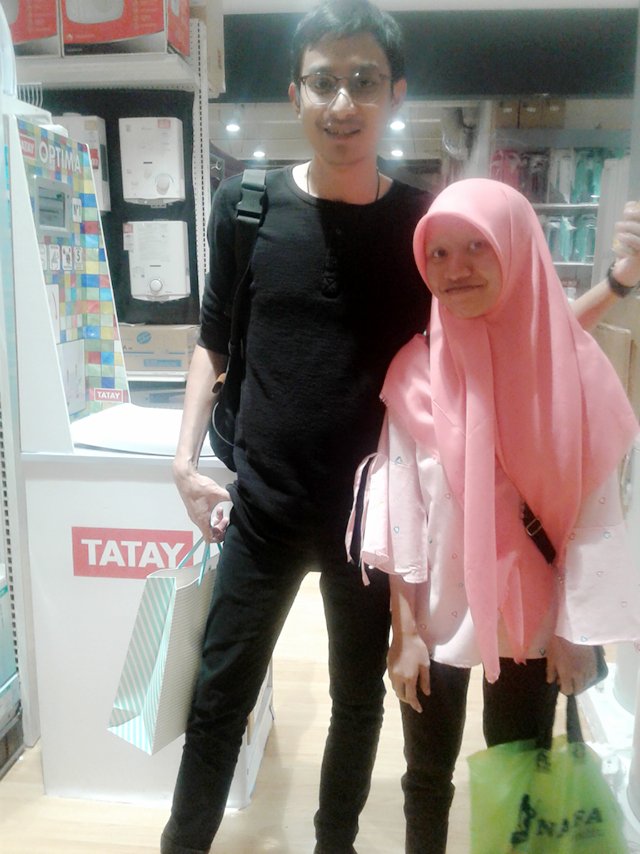 Pertemuan singkat dan dadakan <a href="/TheoFaybriean/">بشري</a> 😄