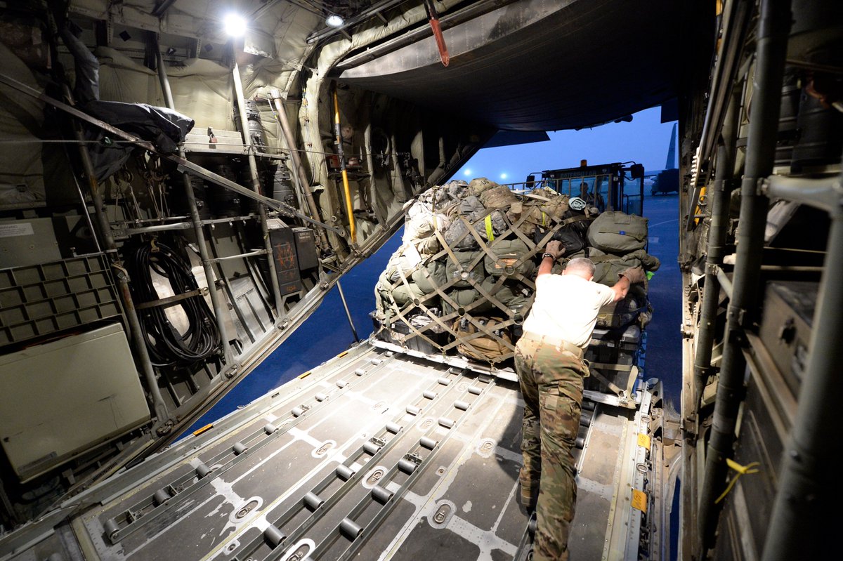 USAFCENT's tweet photo. AFCENT Airmen Delivering Airpower!
Airmen from the 779th Expeditionary Airlift Squadron delivered personnel and cargo in support of Operation Inherent Resolve. With its aft loading ramp the C-130H can carry huge cargo from an utility helicopter to a six-wheeled armored vehicle. https://t.co/E16tUy2rGu