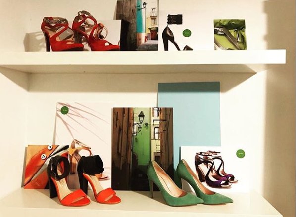 ComunicacionRSM's tweet photo. Tenemos nueva marca en nuestro showroom! Bienvenido #JavierDeLaFuente 😍 Zapatos que son una auténtica obra de arte 👠❤️ #AgenciaDeComunicacion #RelacionesPublicas #showroom #eventos #moda #fashion #heels https://t.co/cgBD9LhUfv