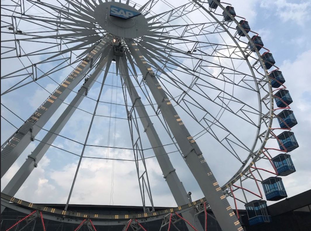 jb_lgd's tweet photo. Das Riesenrad steht und wir sind fast startklar: Benutzerorientierte Lösungen, durchgängige Geschäftsprozesse und digitale Plattformen. Willkommen im Zeitalter des intelligenten Unternehmens. Besuchen Sie #SAP nächste Woche auf der #CEBIT18: https://t.co/y1ZkJ3RcEB https://t.co/L27UCQVEnr