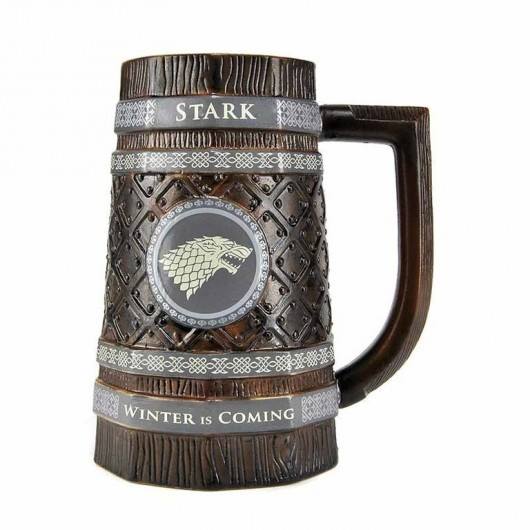 TiendacartuchoB's tweet photo. #Buenastardes, tenemos en la tienda un producto que fijo que desearás tener en casa y llena. 🍺 

La jarra de porcelana de #JuegodeTronos #Stark 🐺 es el complemento perfecto para los fans de la serie. Fabricada en #cerámica, está decorada con el blasón y lema de la casa Stark. https://t.co/gi7hUdwv5Q
