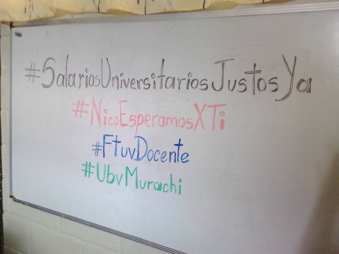 FtuvDocente's tweet photo. La @FtuvDocente se restea con @NicolasMaduro por #SalariosUniversitariosDignosYa 

Acompáñanos:
@hugbelpsuv 
@jorgerpsuv 
@DPresidencia 
@RamonLoboMoreno 
@rmenendezp 
@VTVcanal8 
@la_iguanatv 
@JauaMiranda 
@RNVinformativa 
@PresidencialVen 
@DrodriguezVen https://t.co/aY92doYm83