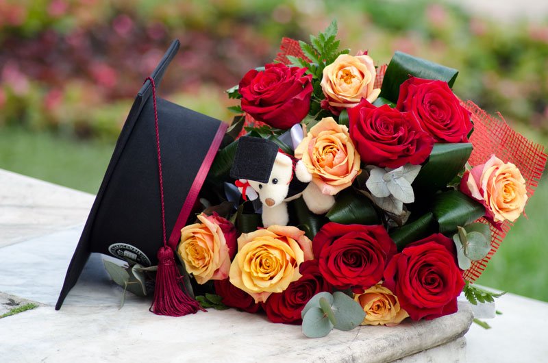 Floraria Magnolia on Twitter: "Doar felicitări? Mai bine felicitări și un buchet de flori! :) Buchete de absolvire: https://t.co/HQtDs9T6FB #graduation #Magnolia #flowers https://t.co/xJmHgcjhpe" / Twitter