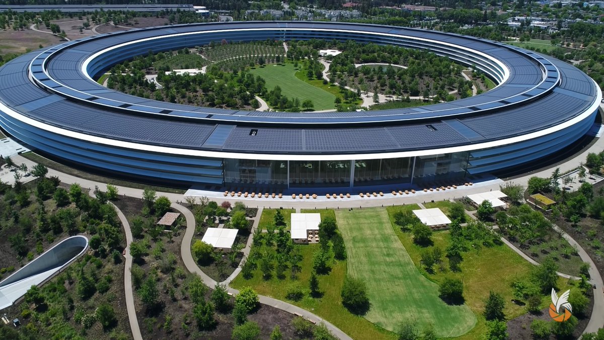 MacMagazine's tweet image. Dois novos vídeos aéreos nos mostram um Apple Park &quot;pronto&quot; » macmagazine.com.br/2018/06/04/doi… (por @rfischmann)