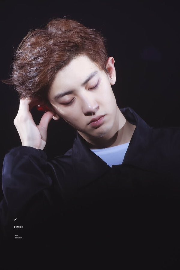 จงอวยชานยอลให้มากกว่าที่พี่เขาอวยตัวเอง tweet media