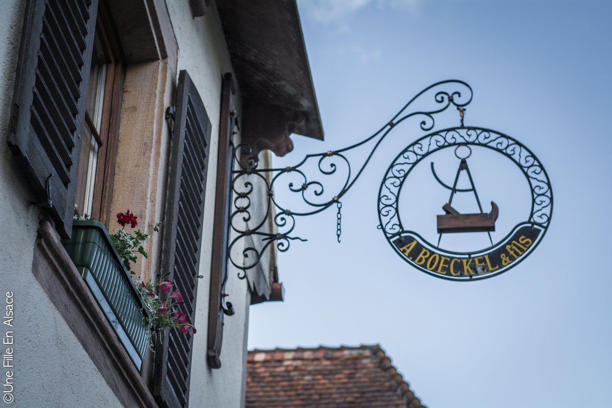 [1 JOUR 1 LIEU]
A #Mittleberheim il faut savoir lever les yeux 😀
#jevotemittel #VillagePrefere