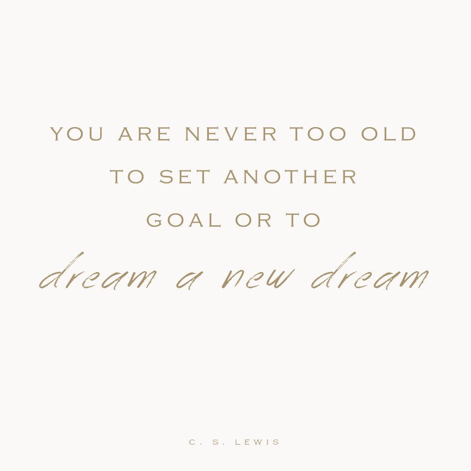Thought this was appropriate for my birthday today! 🎂🎈🎁 Here’s to always dreaming new dreams! Cheers! 🍾🥂 #birthday #birthdaygirl #gettingolder #mondaymotivation