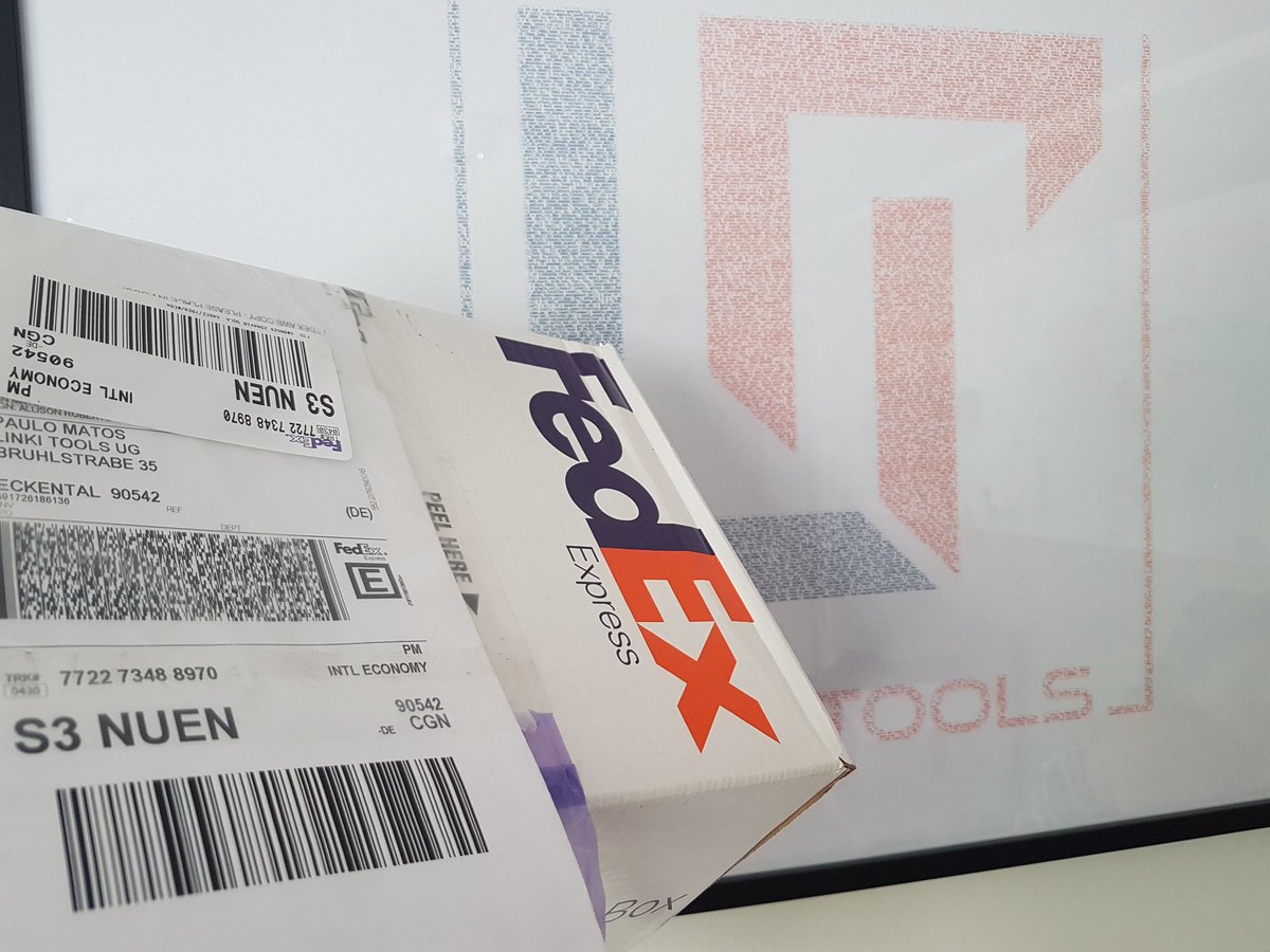 linkitools's tweet photo. I feel like there's something exciting inside this box. #WhatsInsideTheBox https://t.co/BeCNU4dWFS