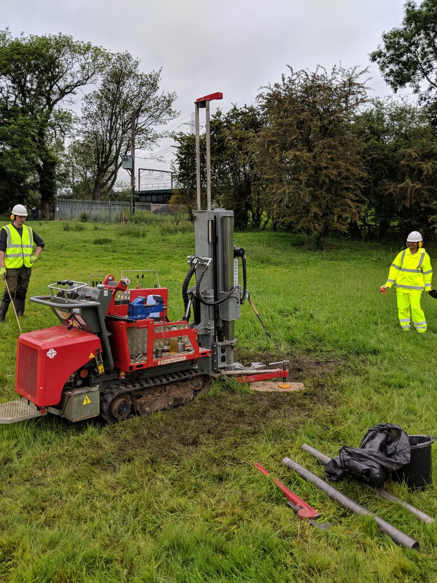 _affascinante_'s tweet photo. Successfully 4 m down and still counting! Not a bad first day on the Ouse floodplains of York. @UoLGeography #LoveLincoln https://t.co/fdVQtsv1al