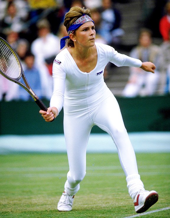 TimBoeseler's tweet photo. #SerenaWilliams ist nicht allein!
#AnneWhite #Wimbledon1985 #Catsuit #RG18 https://t.co/BXad2taGy4
