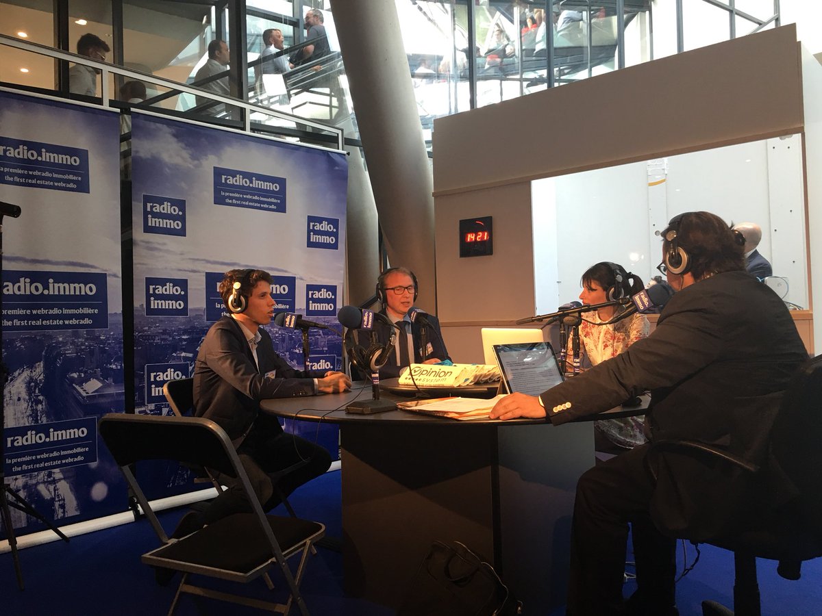 lAdresseimmo's tweet photo. @_juliehoarau @radioimmo @supter75 en direct de notre #conventionLADRESSE2018 #lascenemusicale https://t.co/eqSnD6jm4B