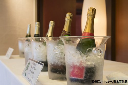 vin_fumiko's tweet photo. 第10回Champagne Joie de Vivre（生きるよろこび）賞授賞式のリポートをシャンパーニュ委員会日本事務局がFBでシェアしてくださいました。今年は日仏友好160周年の記念年、素晴らしい催事にも注目です！!　　#Champagne  #JDV2018  #Joiedevivre2018 https://t.co/jZtNy2nS4h https://t.co/G7COWDEHrV