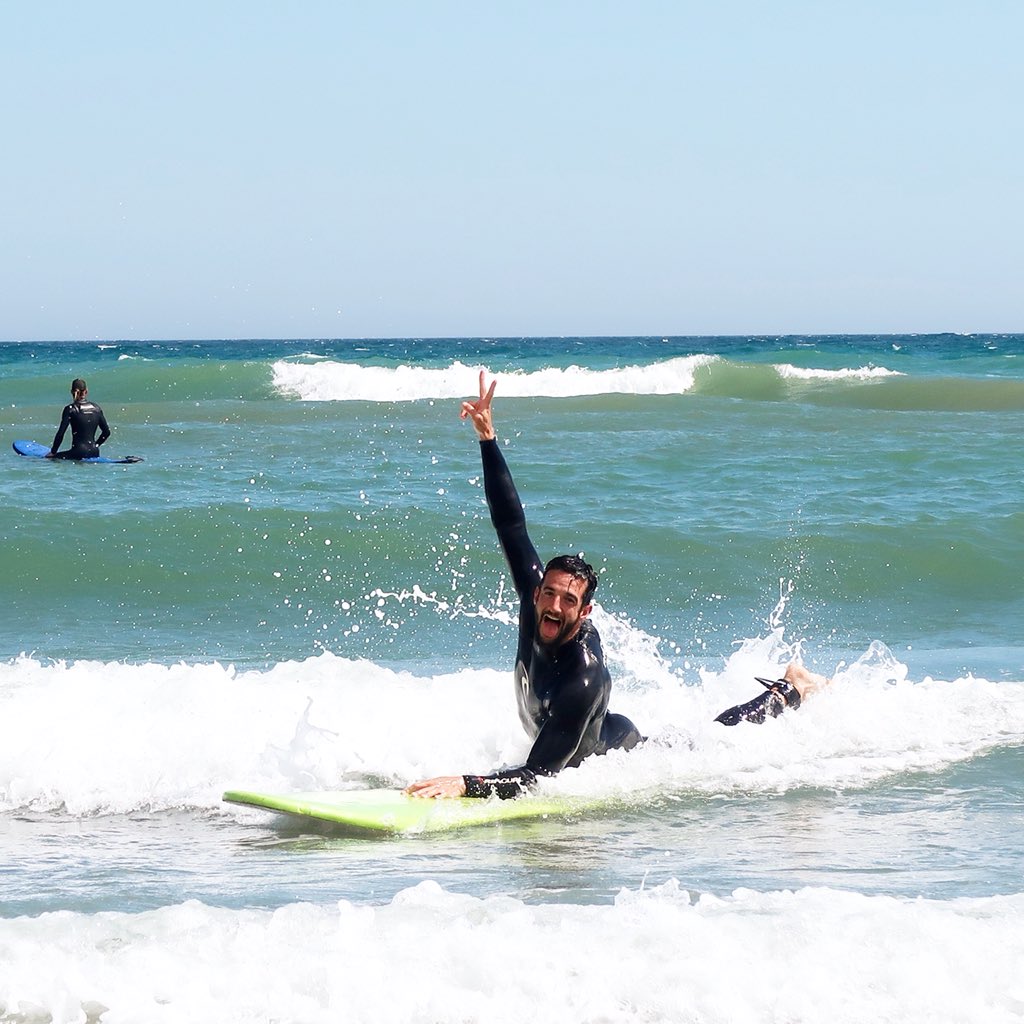 lamardebienco's tweet photo. FAMILIA SEGUIMOS CON OLAS!! 👏🏼MARTES 5 y MIÉRCOLES 6 tenemos CLASES DE SURF 🏄‍♀🏄‍♂ en  CABOPINO (MARBELLA)📍🌴 tendremos turnos de clase el MARTES a las 18:00 y MIERCOLES a las 18:00. 🕙 
Info &amp; reserv 646 755 927. 
☀😎 y PLAYA 🏖 DESCONECTA CON NOSOTROS! Os esperamos. https://t.co/EHNq1tQGVB