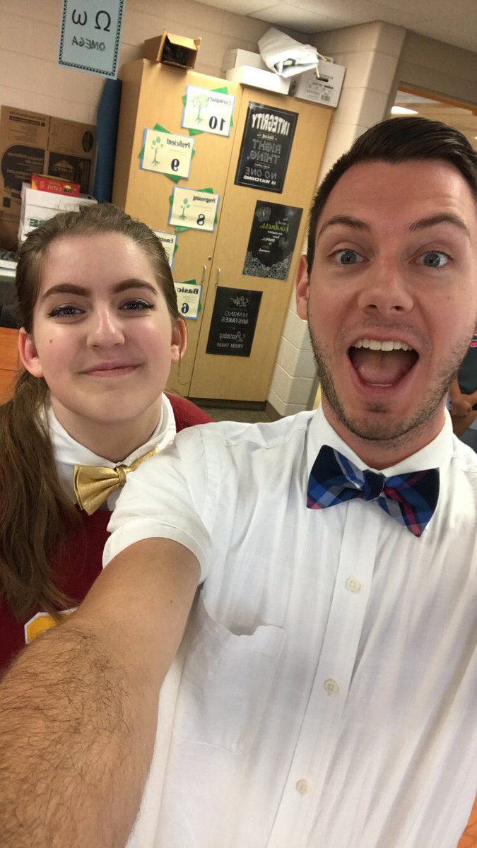 MrRizziMath's tweet photo. Almost a week late! Sorry @leahbbowyer #bowtietuesday #onamonday https://t.co/jcB9n479Nj