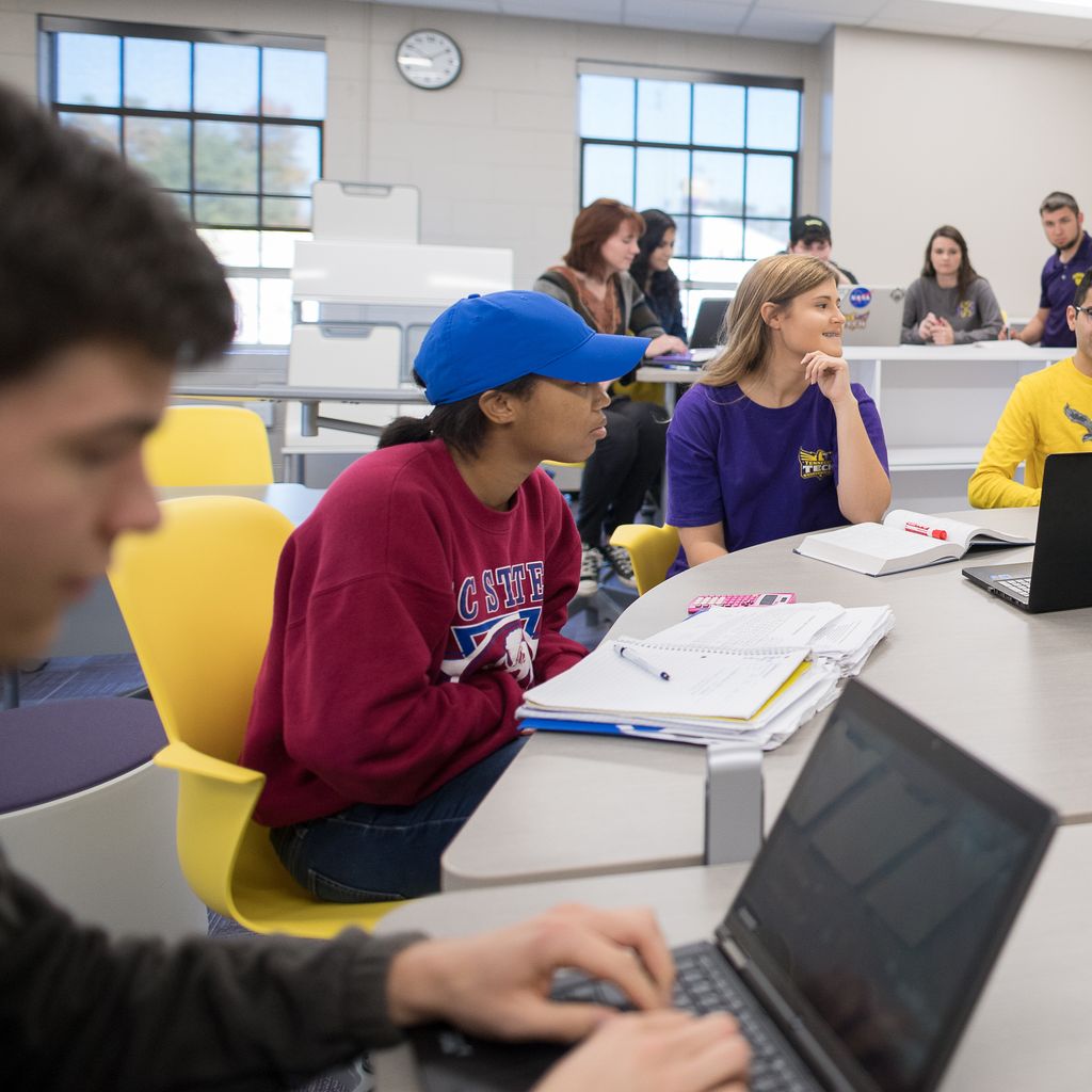 tntech_coe's tweet photo. SOAR into Engineering. Find the College of Engineering Requirement for Entry Level Student Computers on our website under "Student Resources" https://t.co/Dl9bKSSXRq #WingsUp #TNTech22 #TNTechSOAR https://t.co/DVClNZqNDH