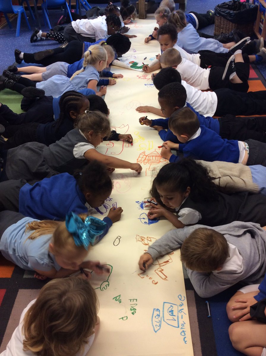 MowmacreHill's tweet photo. F2 are creating a story map @DSATEYFS #communicationlanguage #eyfs https://t.co/4X9Cner5wP