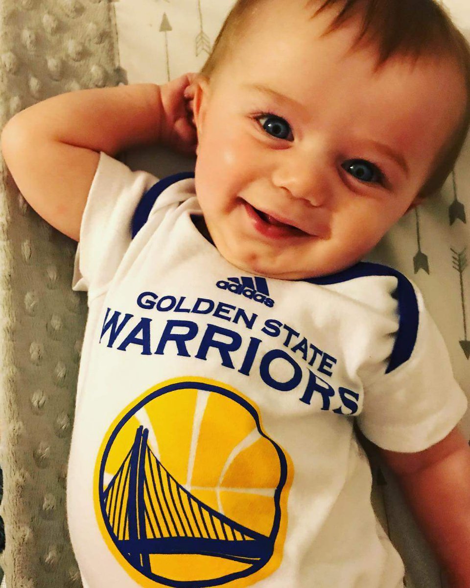 duanesmith21's tweet photo. @warriors , grandson repping. He loves bouncing, laughing and his warriors.  @StephenCurry30  is his favorite.  #DubNation https://t.co/vtE8q5ofEy