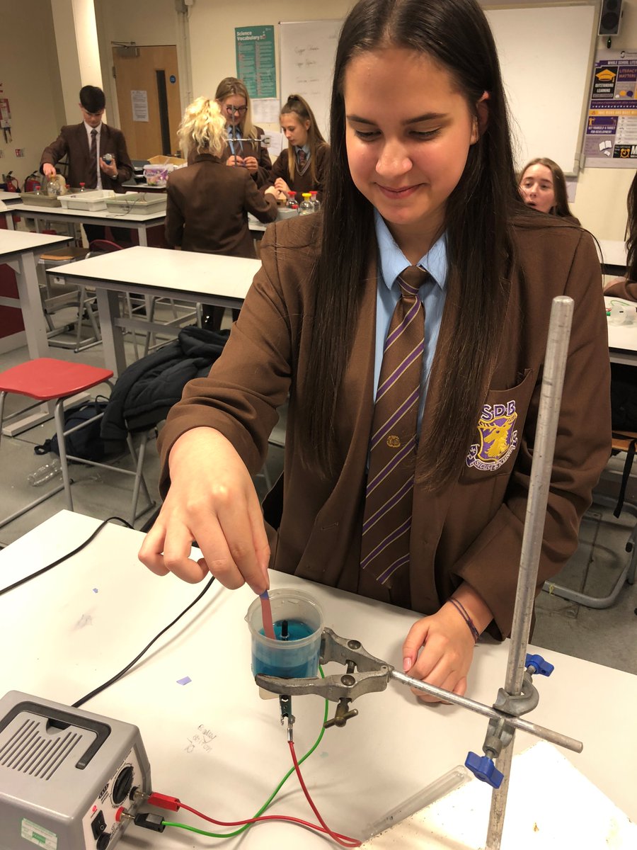 tsc_science's tweet image. Mr Russell&apos;s Year 10s performing the electrolysis #requiredpractical