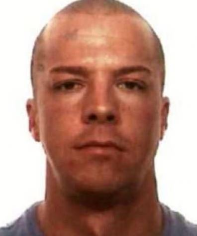 guardiacivil's tweet photo. ¿Has visto a este hombre?
Se llama Diego Moreno Jiménez y se le busca en toda Europa por su pertenecía a un grupo dedicado al tráfico de drogas, el homicidio y el secuestro.
Se le considera extremadamente peligroso   

#Colabora 📞062

https://t.co/ftM5YtKEJh https://t.co/6GyHJd5iM3