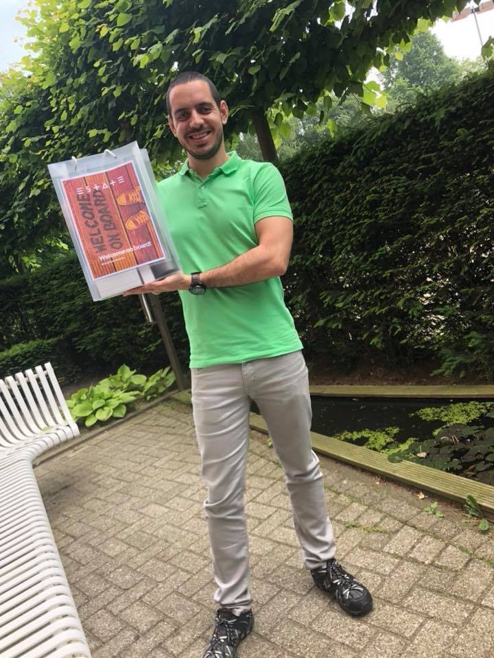 EstateInternet's tweet photo. Say hi to our new colleague Bruno. As the newest member of the Portuguese team he will be working his first two weeks at @EstateInternet in Tilburg. Welcome on board Bruno! #timeforpresents #welcome https://t.co/P9UuhT5SGh