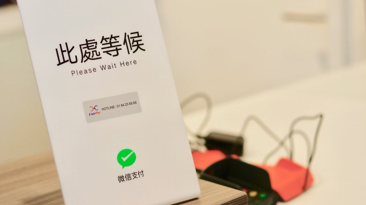 EasyEuro tweet media