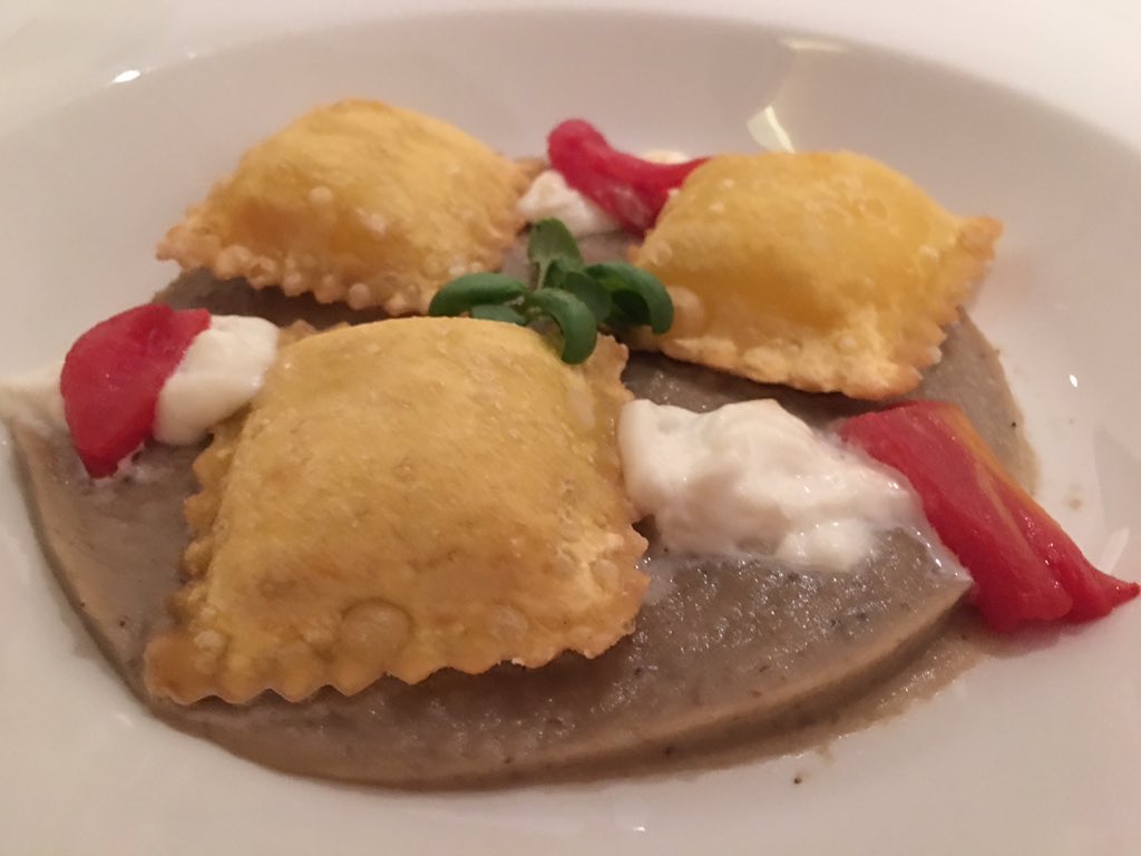 ristoranti_ldn's tweet photo. #Surgital presenta a #Londra presso @NovikovLondon #DivineCreazioni. @ChefCarnevale @carnevalec2002 @booknbookldn @BooknbookSuite @Apci_Uk @APCI_Chef_ @aleallocca @italian_rest @Eventi_Londra #novikov #italianrestaurant #pasta #freshpasta #apciuk #apci https://t.co/bWHhHwF7oo