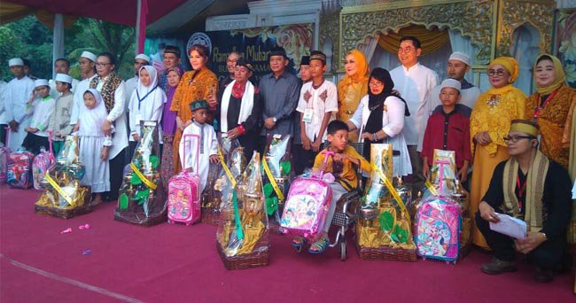 posfilm1's tweet photo. @PorosJakarta @yayasangjs  Erna Santoso Bahagia Bisa Berbuka Bersama 1000 Anak Yatim .... https://t.co/IL4ub04Eq5 https://t.co/ZZN47zQ0VT