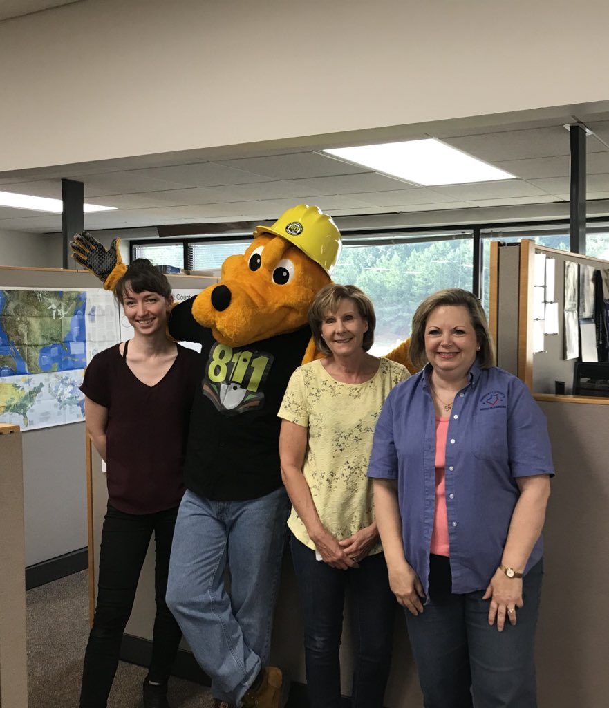 MarComMgr's tweet image. Nice to have @DiggerDog811 visit the office for Safety Month.