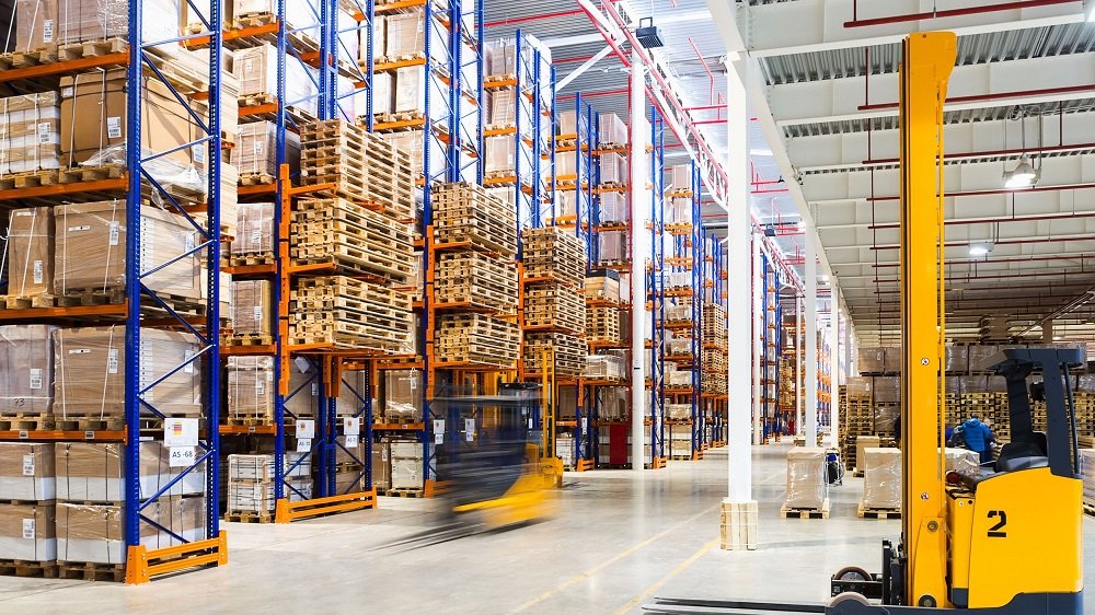 Hoe worden e-commercepakketten in de toekomst vervoerd, afgeleverd en ontvangen en wat gaat er eigenlijk gebeuren met de winkels in de binnenstad? Welke logistieke concepten zijn houdbaar? buff.ly/2sCJlH6