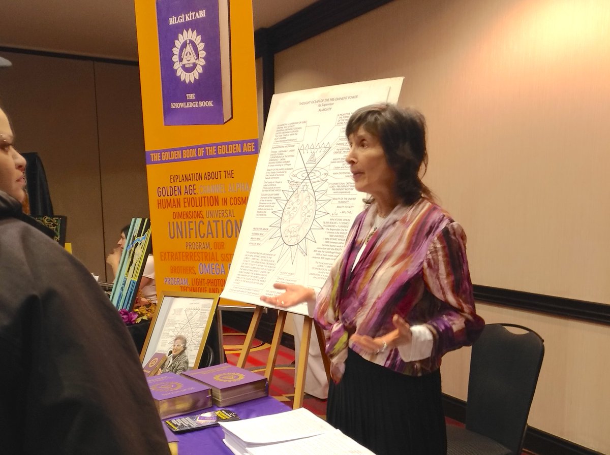 TheMetaExpo's tweet photo. Getting info on The Knowledge Book with Robin
The Meta Expo | July 28-29
Hyatt Regency Toronto | 370 King St West
#Knowledgebook #Theknowledgebook
#Toronto #MetaPhysical #Expo
#psychic #mediums #readers #healers #reiki #tarot #palmistry #astrology https://t.co/jKhPio2c8m
