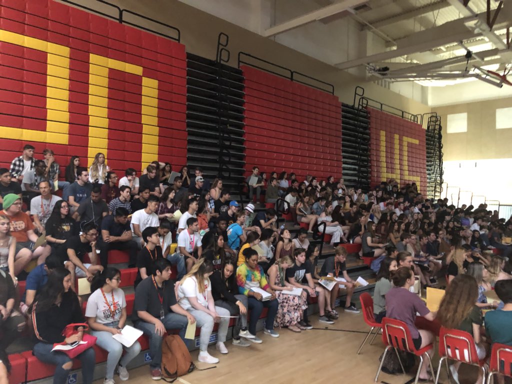 kalkoskeSHHS_AP's tweet image. From here to there and #AlwaysAnAztec everywhere.  Aztec 🎓 checkout, like ⏰work. #RadGrad2018 @mrmazet @PDAztec_Zink @azteccteap