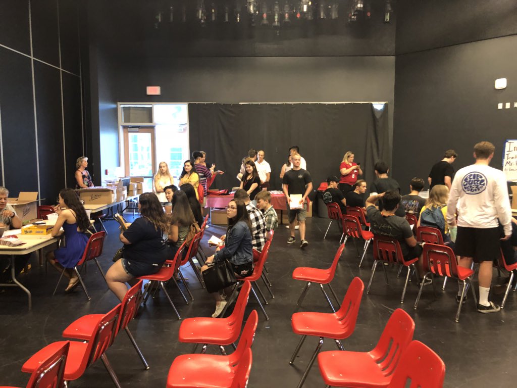 kalkoskeSHHS_AP's tweet image. From here to there and #AlwaysAnAztec everywhere.  Aztec 🎓 checkout, like ⏰work. #RadGrad2018 @mrmazet @PDAztec_Zink @azteccteap