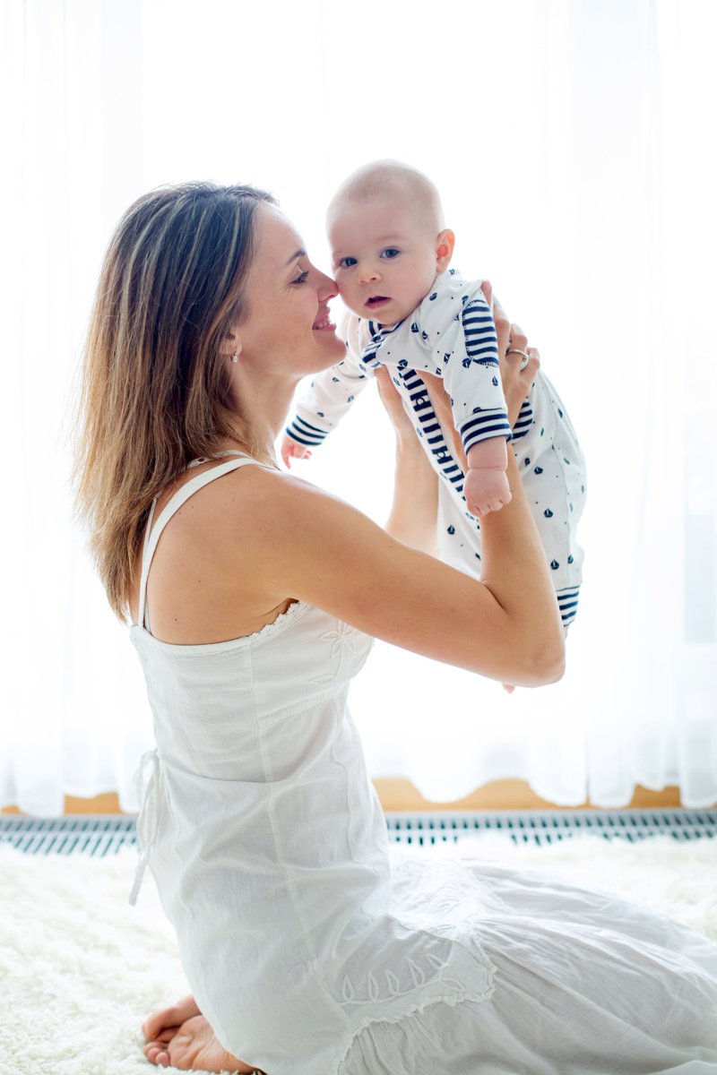 PiktiaApp's tweet photo. ¡Ser mamá es increíble! 👼🏻 Pronto tendremos Photobooks para recordar esos pequeños momentos con tu bebé. #FotosConPiktia https://t.co/XhiONc1fYz