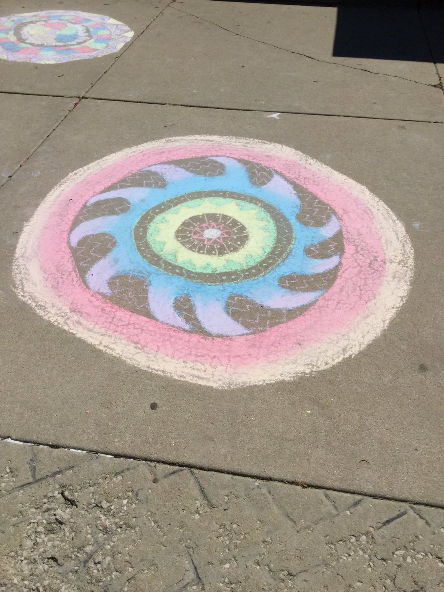 GorvettART's tweet photo. Day before last Mandalas! In this lovely weather! #DG58Learns https://t.co/BwNXGnrSyd