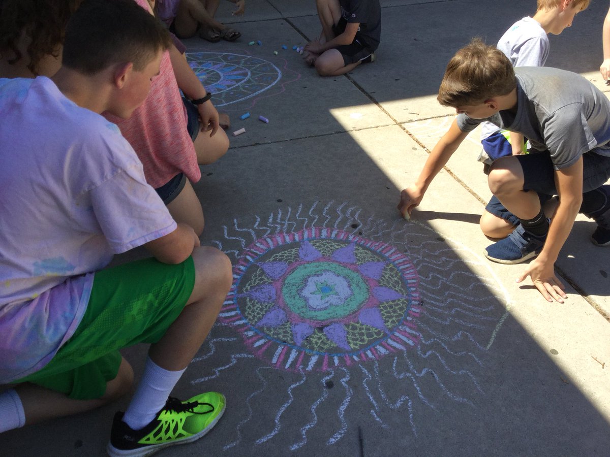 GorvettART's tweet photo. Day before last Mandalas! In this lovely weather! #DG58Learns https://t.co/BwNXGnrSyd