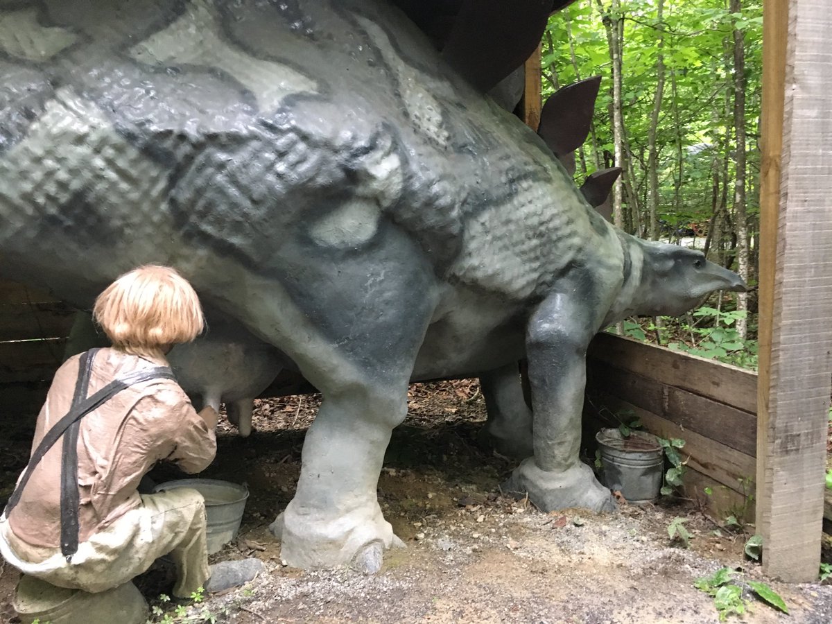 This past weekend, I went to a tourist attraction in Virginia depicting live dinosaurs being reanimated during the civil war and the Union’s attempts to use them as “weapons of mass destruction” against the South. Above all that, this is the wildest most improbable thing I saw.