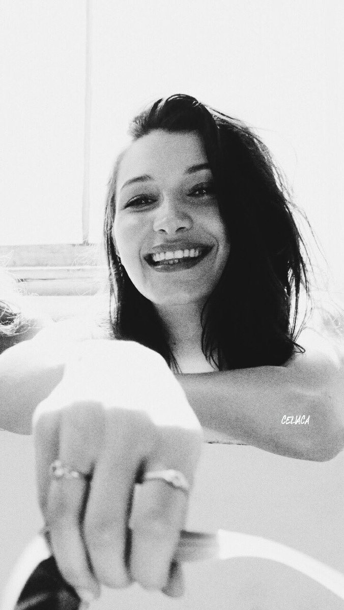 celiagdrangels's tweet photo. Let me take the night, I love real easy 
And I know that you'll still wanna see me 
On the Sunday morning, music real loud 
Let me love you while the moon is still out https://t.co/1bR7gKtwuX