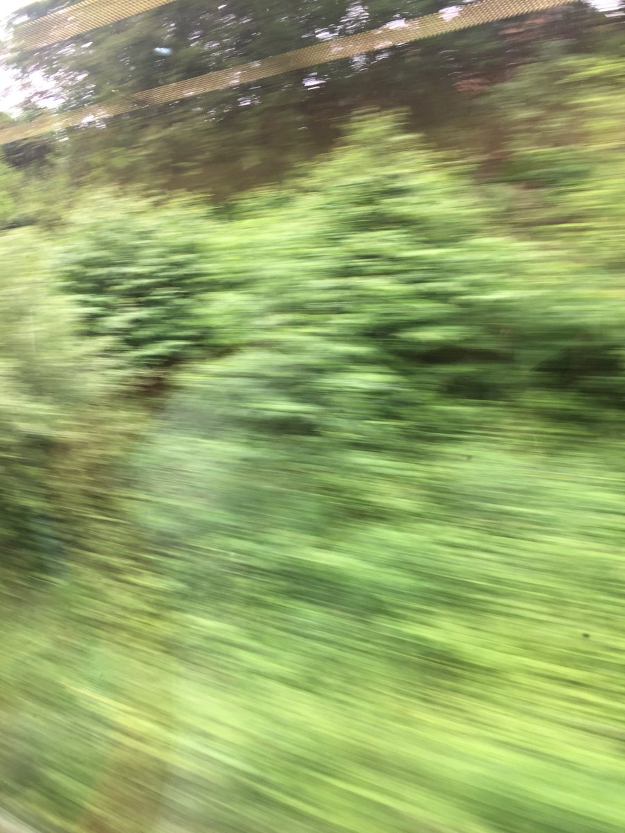 CaraLeeds's tweet photo. And they’re off! @leedsirish @irishinbritain volunteer awards we are heading your way!! https://t.co/xYvMbqsCXh