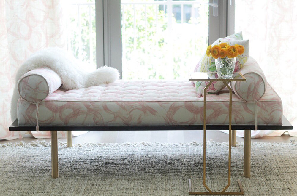 TSL_Podcast_'s tweet photo. Hey Student Lounge!!!
This weeks theme is #furniture! This marvelous Mulholland Lounger comes to us from @taylorburkehome!! Can you spot how it was elegantly #tufted? 

#thestudentlounge #furnituredesign #thechaiselounge #interiordesign #interiordesignstudent #lounge #elegant https://t.co/gxAozQdUCc