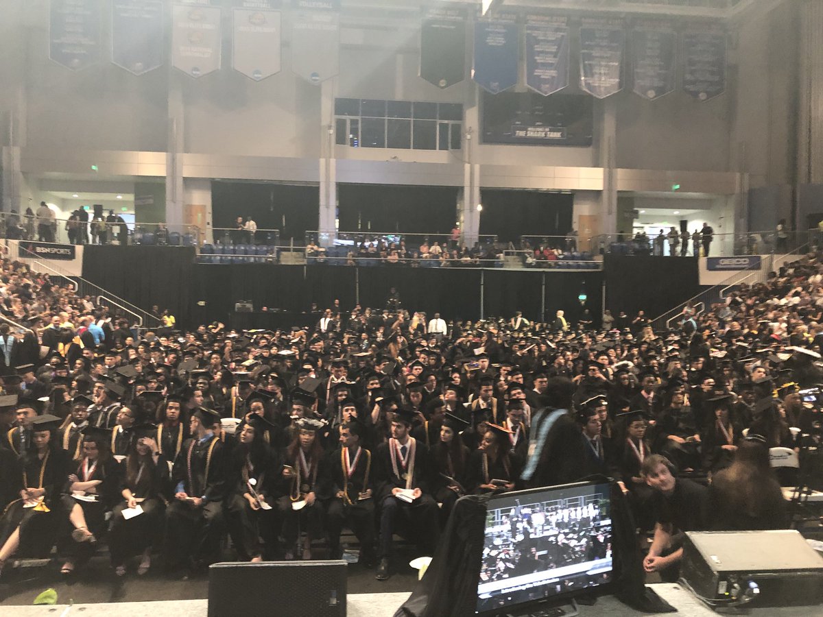 gatorsof2018's tweet photo. that’s a wrap! we wish you all the best of luck ❤️ https://t.co/4ddCBj6yXs
