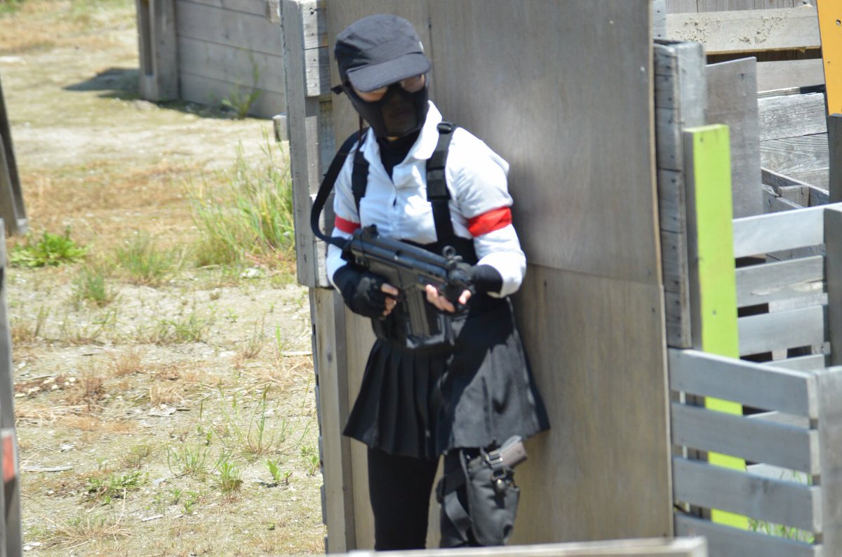 しき Pa Twitter 昨日のサバゲー いつも写真ありがとうございます 午前中はjkスタイル 午後は脱皮して工作員風 ハンドガンでしかヒットとれなかった1日でした ロングマガジン欲しいね 花巻cqb サバゲー女子 T Co Qvxmvxkrjx Twitter