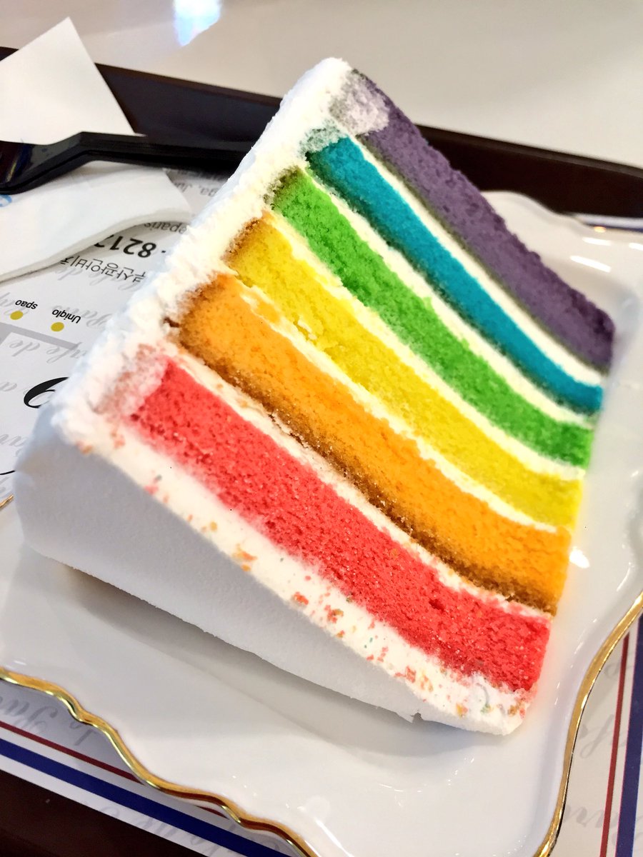 りつ Twitter પર 今日は韓国の明洞で大変ビビットなケーキを頂きました 目を瞑れば美味しいスポンジケーキながら視覚のインパクトがすごい 味はどの色もそんな変わらないけれど やはり青だけはチョット慣れない りつ Twitter પર 今日は韓国の明洞で大変ビビットなケーキを頂きました 目を瞑れば美味しいスポンジケーキながら視覚のインパクトがすごい 味はどの色もそんな変わらないけれど やはり青だけはチョット慣れない