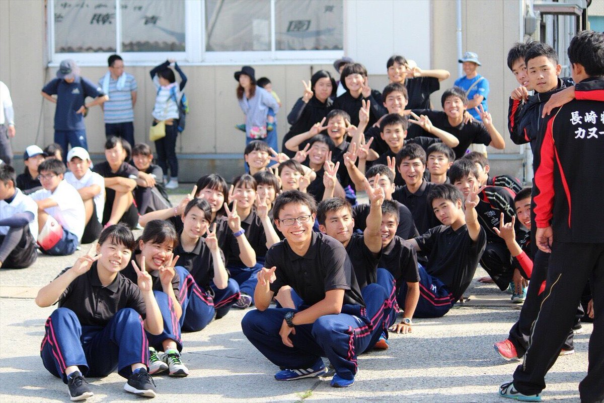 Shoi_10791's tweet photo. 諒意の高総体の応援

まずは女子、総合優勝おめでとうございます！
男子も総合2位とよく健闘してくれました！
九州大会、インターハイそれぞれ自分達の種目精一杯頑張って💪

高校生の全力で頑張る姿、全力で喜ぶ姿、悔しがる姿、そのどれもに感動するし勇気を貰える

みんなお疲れ様！ありがとう！ https://t.co/1VKn9N8s6H
