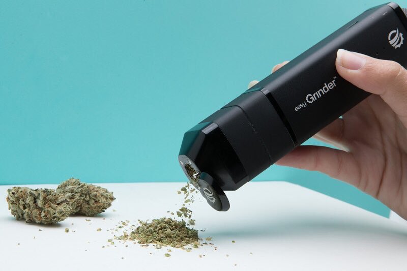 BlackRickFlair's tweet photo. Pleased to announce our Newest Sponsor - Easy Grinder Brand‼️ - for 30% off your order at https://t.co/pNodwrvREF Enter Promo Code “RAP30” @Easygrinder_ https://t.co/ovC2h9RfAy