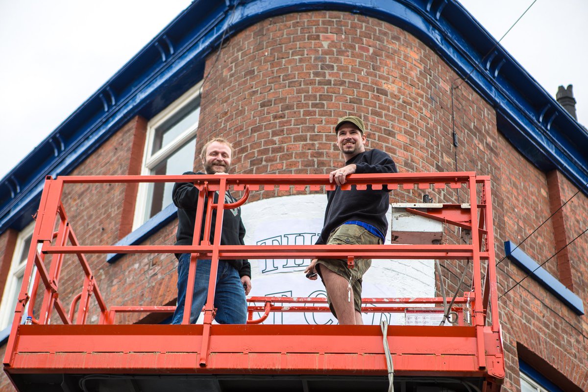 ExposedMagSheff's tweet photo. Eh up! We've just spotted @Goo_Design working on a new mural outside the @fatcatpubS3 https://t.co/zZF2FnrJT0