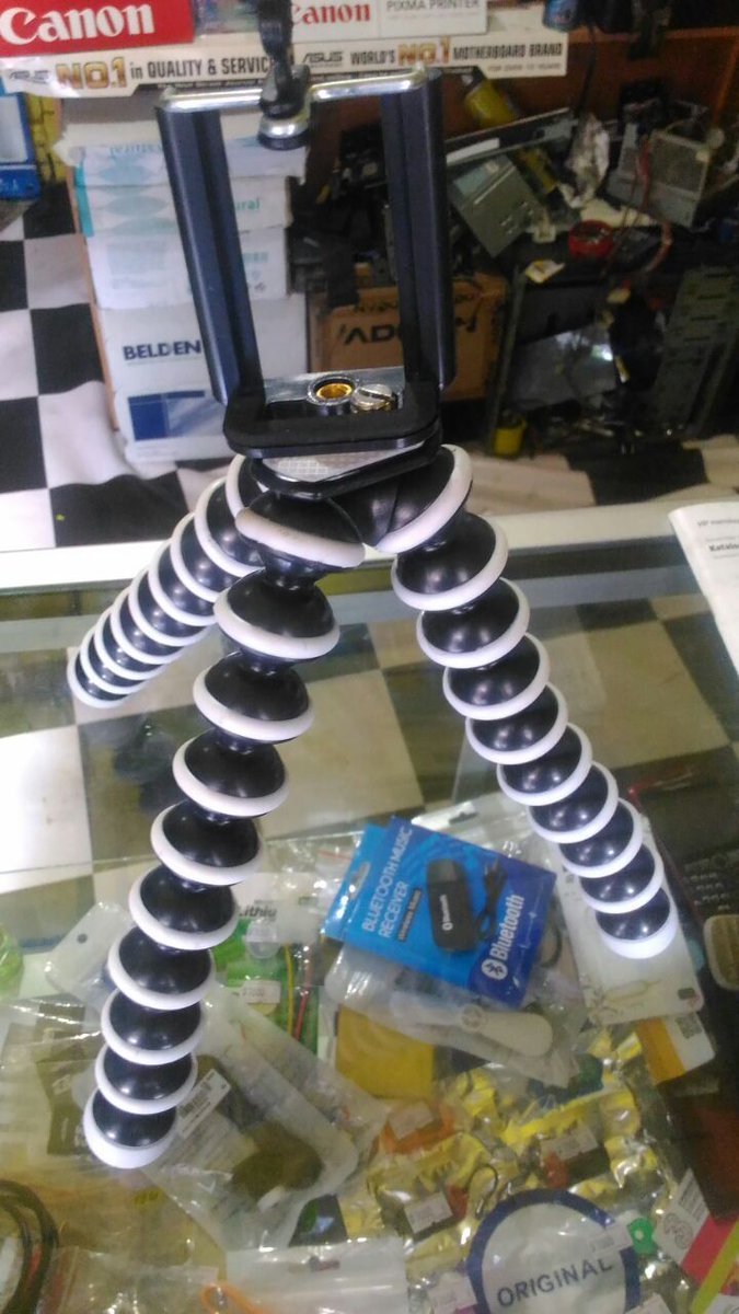 rian_computer's tweet photo. Gorillapod tripod memiliki 3 kaki yang masing-masing kakinya flexible
Free kirimm bergaransii 
Cek harga di 👇
Whatsapp/HP : 081215161142
BBM                 : DBB8EC36
LOKASI            : SEMARANG
FREE KIRIM SEMARANG

#tripod #gorilapod #accessories #Semarang #jawatengah https://t.co/x4BfVljTvE